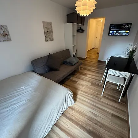 Elegant In A Quiet Town - Everything Nearby Appartement *