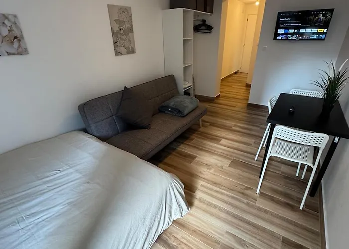 Elegant In A Quiet Town - Everything Nearby Appartement *