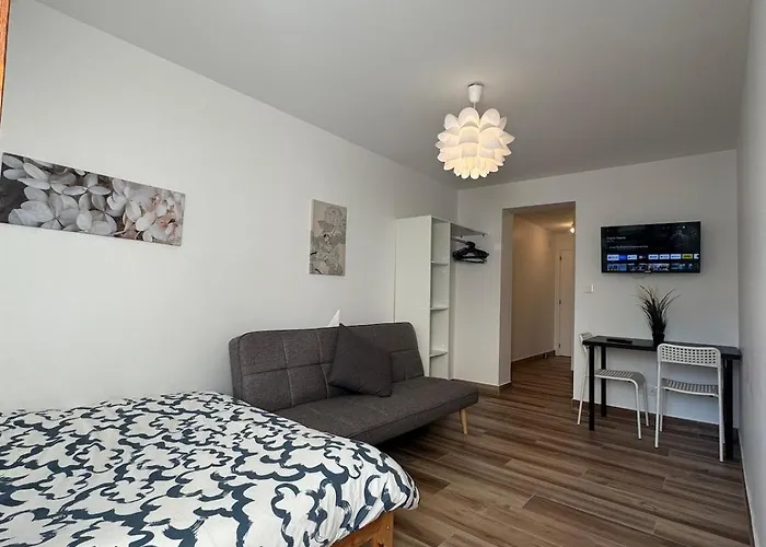 Elegant In A Quiet Town - Everything Nearby Appartement Straatsburg