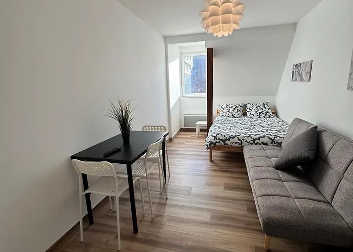 Appartement Elegant In A Quiet Town - Everything Nearby